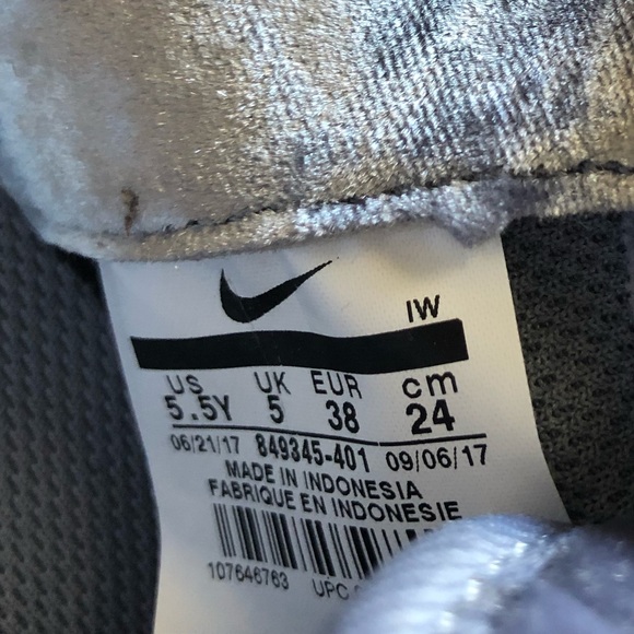 Nike Air Force 1 LV8 Velvet - Picture 5 of 7